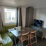 Mobil-home Climatise A 3 Min Proche Barcares Piscine Chauffee